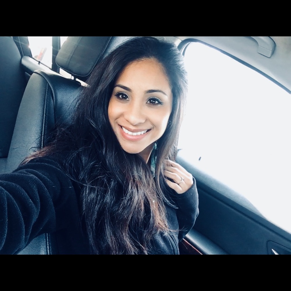 Meet your Posher, Yesenia